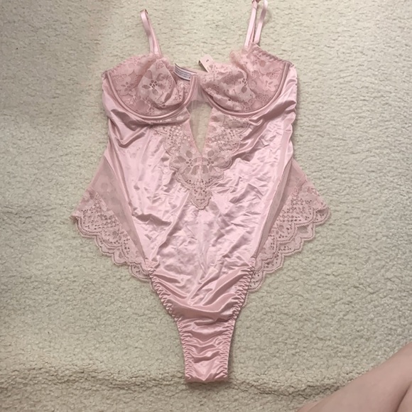 S | New VS satin and lace teddy in Pink - Picture 4 of 4